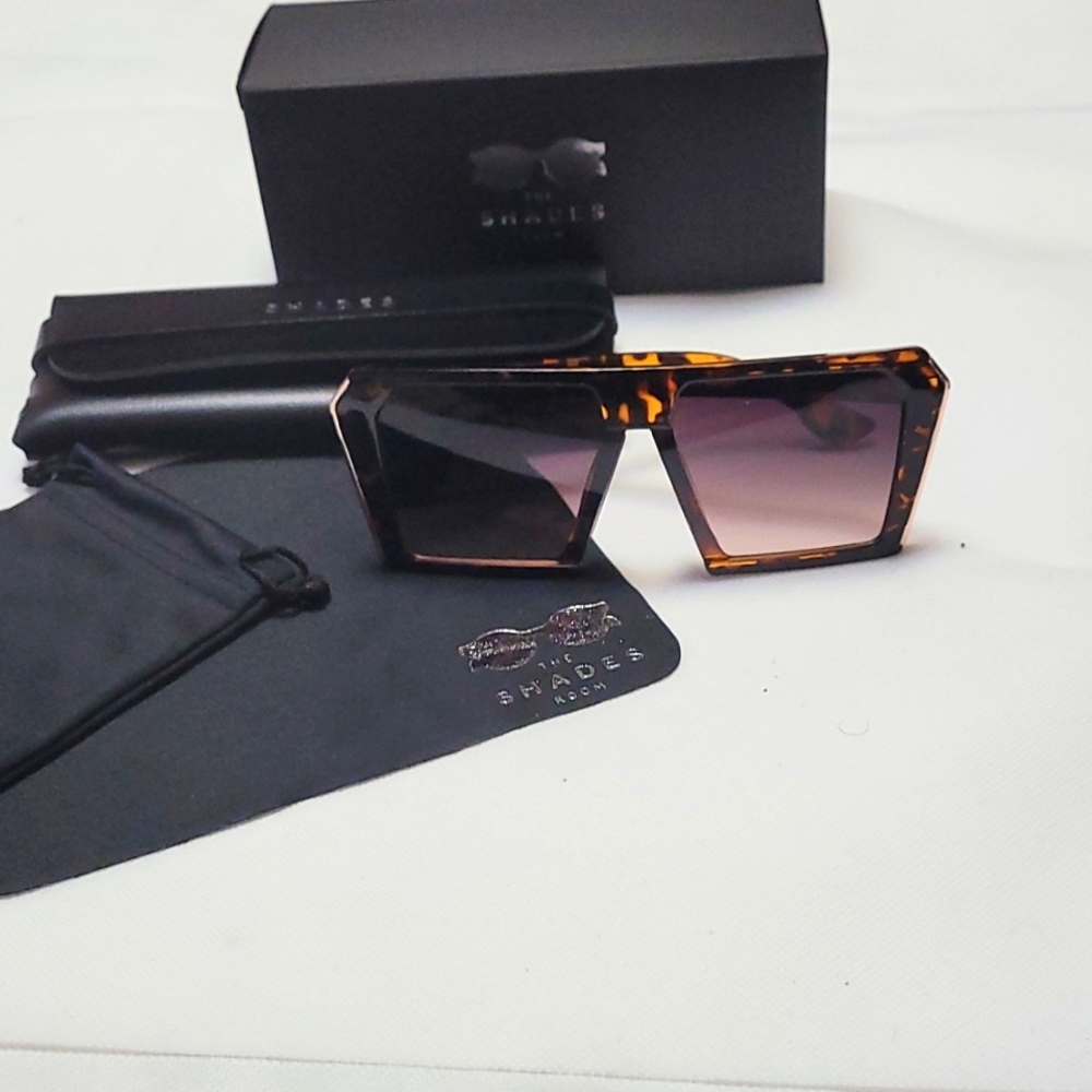 2FOR$30BRAND NEW TRANSPARENT LENS  GOLD FLAT TOP FRAME SUNGLASSES +…